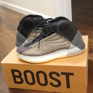 Yeezy QNTM basketball shoes